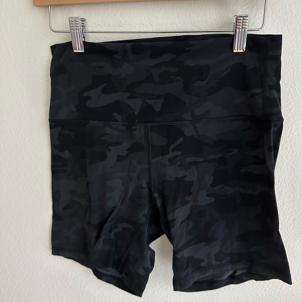 Lululemon Define Black Camo Women's Shorts 8